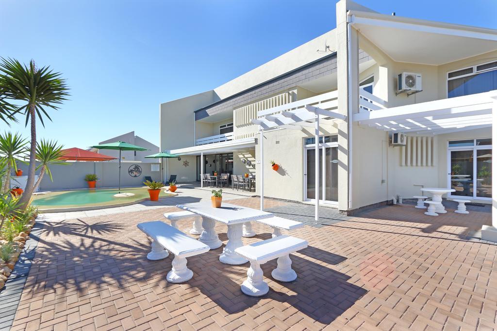 בלוברגסטראנד Orange Inn Melkbosstrand מראה חיצוני תמונה