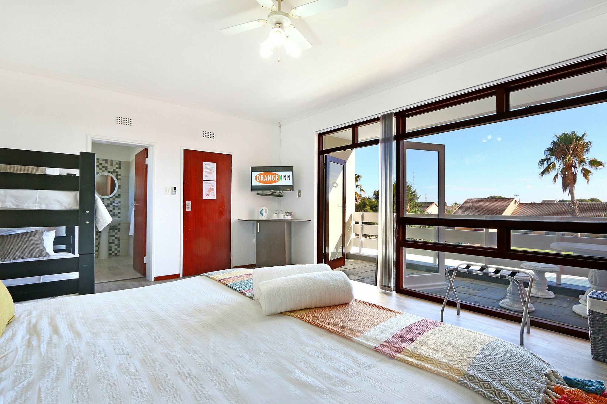 בלוברגסטראנד Orange Inn Melkbosstrand מראה חיצוני תמונה